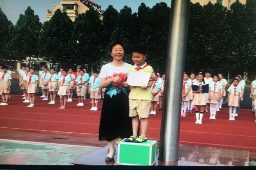 张店区绿杉园小学表彰弘扬社会正能量的小天使