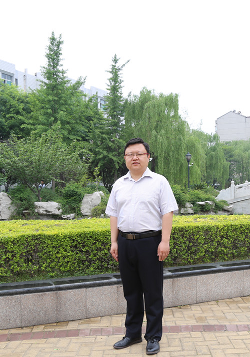 淄博实验中学杨哲同志获振兴淄博劳动奖章