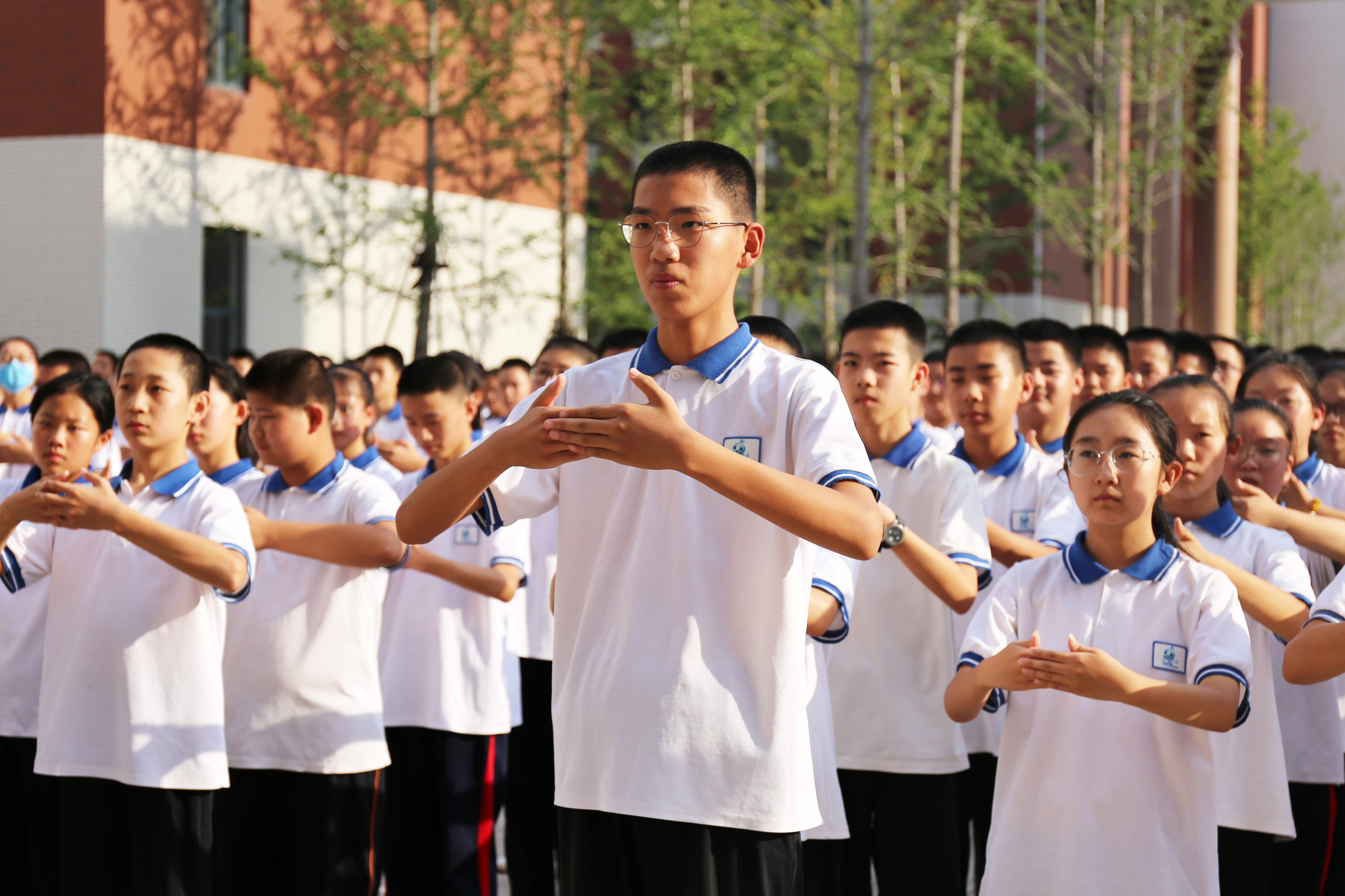 临淄区淄江中学:乘风破浪谱新篇 师生同心创辉煌