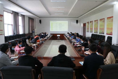 淄博中学召开党委理论学习中心组第三次学习研讨交流会