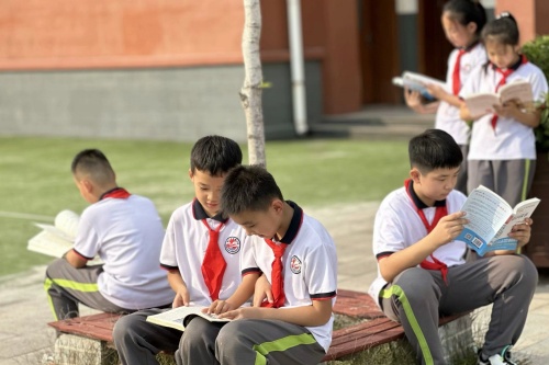 淄川区双杨镇赵瓦小学建设书香校园侧记3.jpg