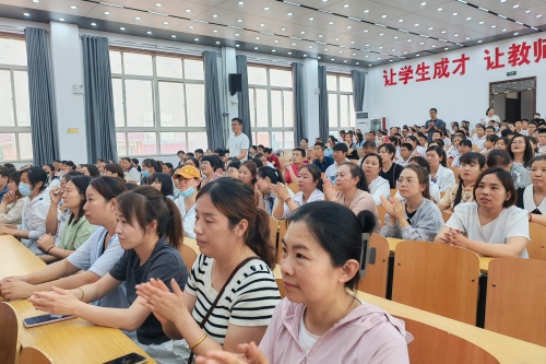 淄博十五中举行“最美舞台”暨2025校园文化艺术节13_副本.jpg