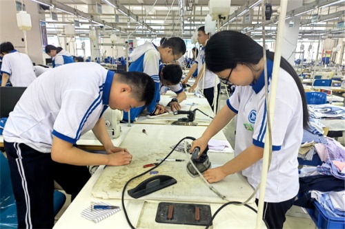 6服装设计与工艺比赛_副本.jpg