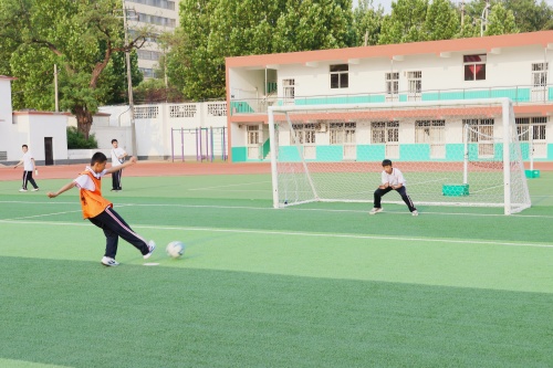 淄博十五中“校长杯”足球联赛鸣哨开赛06_副本.jpg