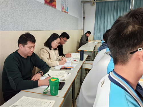 9听课.jpg