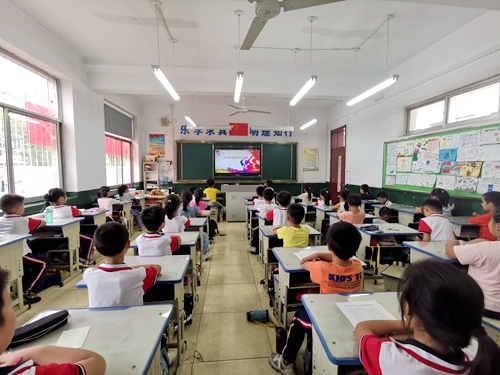 张店柳泉小学图片