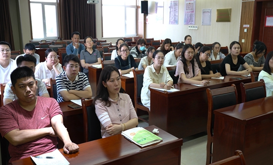 淄博四中召开高2023级青年教师教学达标活动点评会