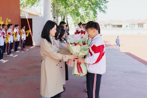 淄博十五中第二届班主任节盛大启动09.JPG