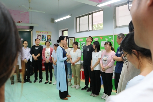 健康心理,临淄区皇城二中于近日,邀请淄江中学孙瑞云老师为全体班主任